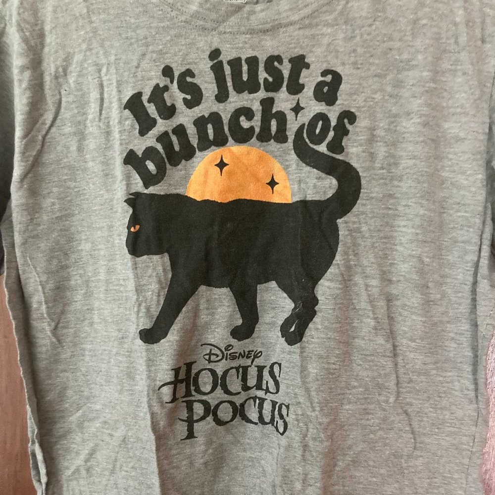 Disney Hocus Pocus Cat T-Shirt - Picture 3 of 5